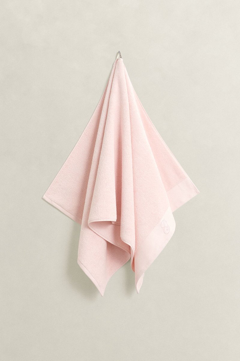 RUČNÍK GANT EMBROIDERY TOWEL 70X140 PINK EMBRACE
