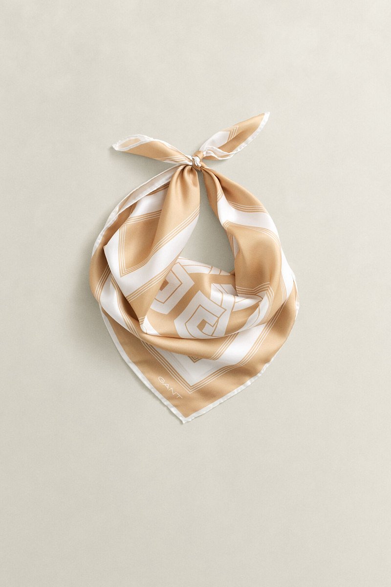 ŠÁTEK GANT MONOGRAM PRINT SILK SCARF WARM BEIGE