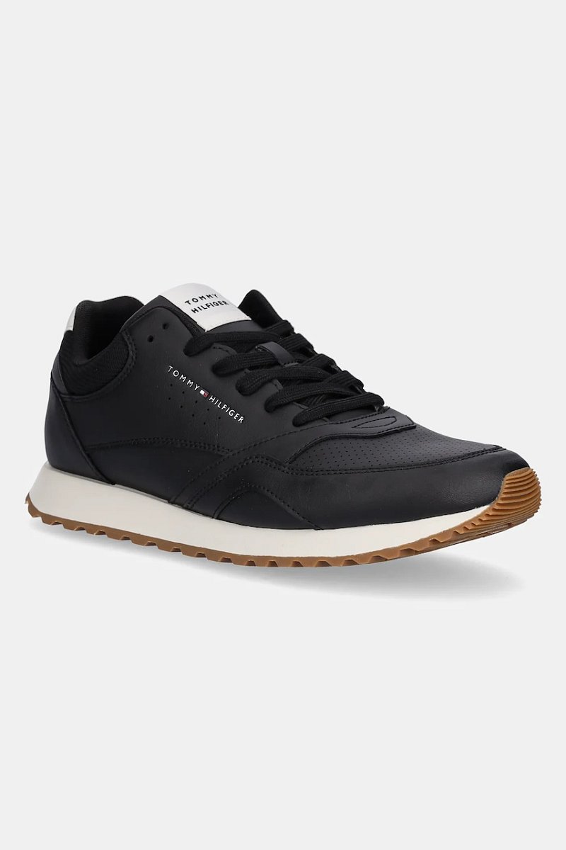 Kožené tenisky Tommy Hilfiger NEW RUNNER EVA LTH ESS pánské, černá barva, FM0FM05512