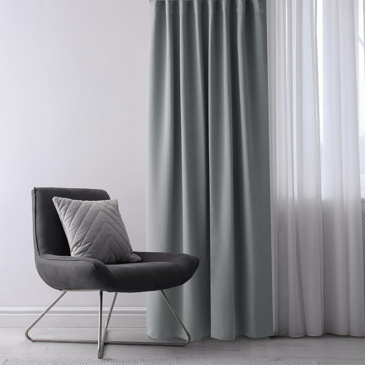 Zatemňovací závěs blackout RESTILO stříbrný 140 x 245 cm sada 2 ks
